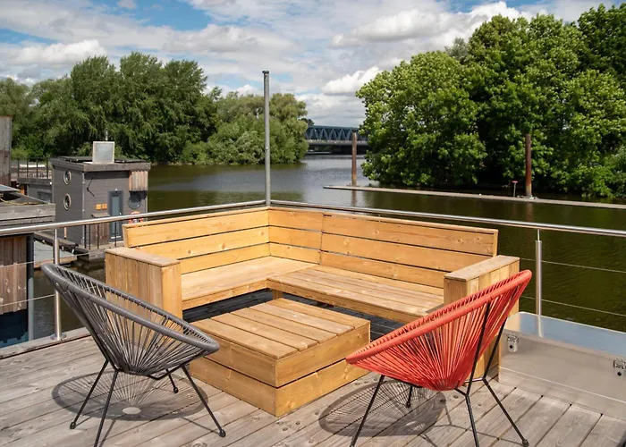 Hausboot Off Im Diamantgraben An Der Elbe